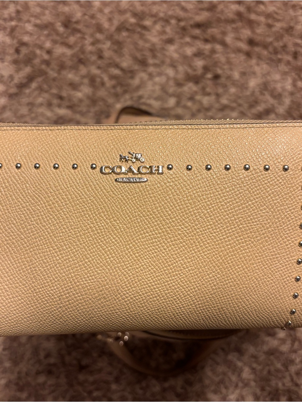 Coach Leather Hobo Satchel with lovely Gold Accent Chain - Picture 7 of 12